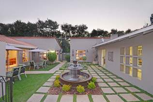 Outdoor Dining Fountain Outdoor Dining Fountain